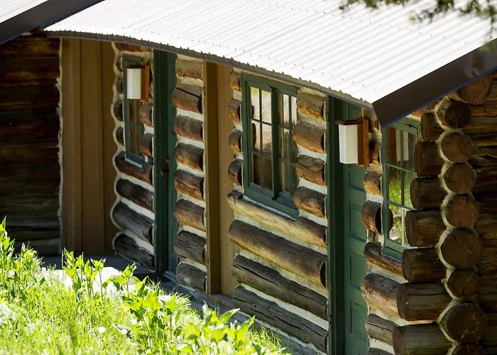 Colter Bay Village Lodge *
